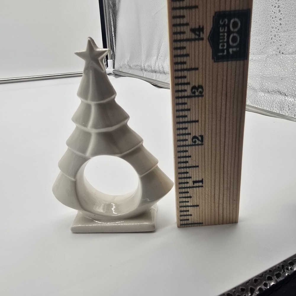 2 Ceramic Porcelain Off White Christmas Tree Napkin Rings‎ Vintage 4"x2.75" - Picture 4 of 4